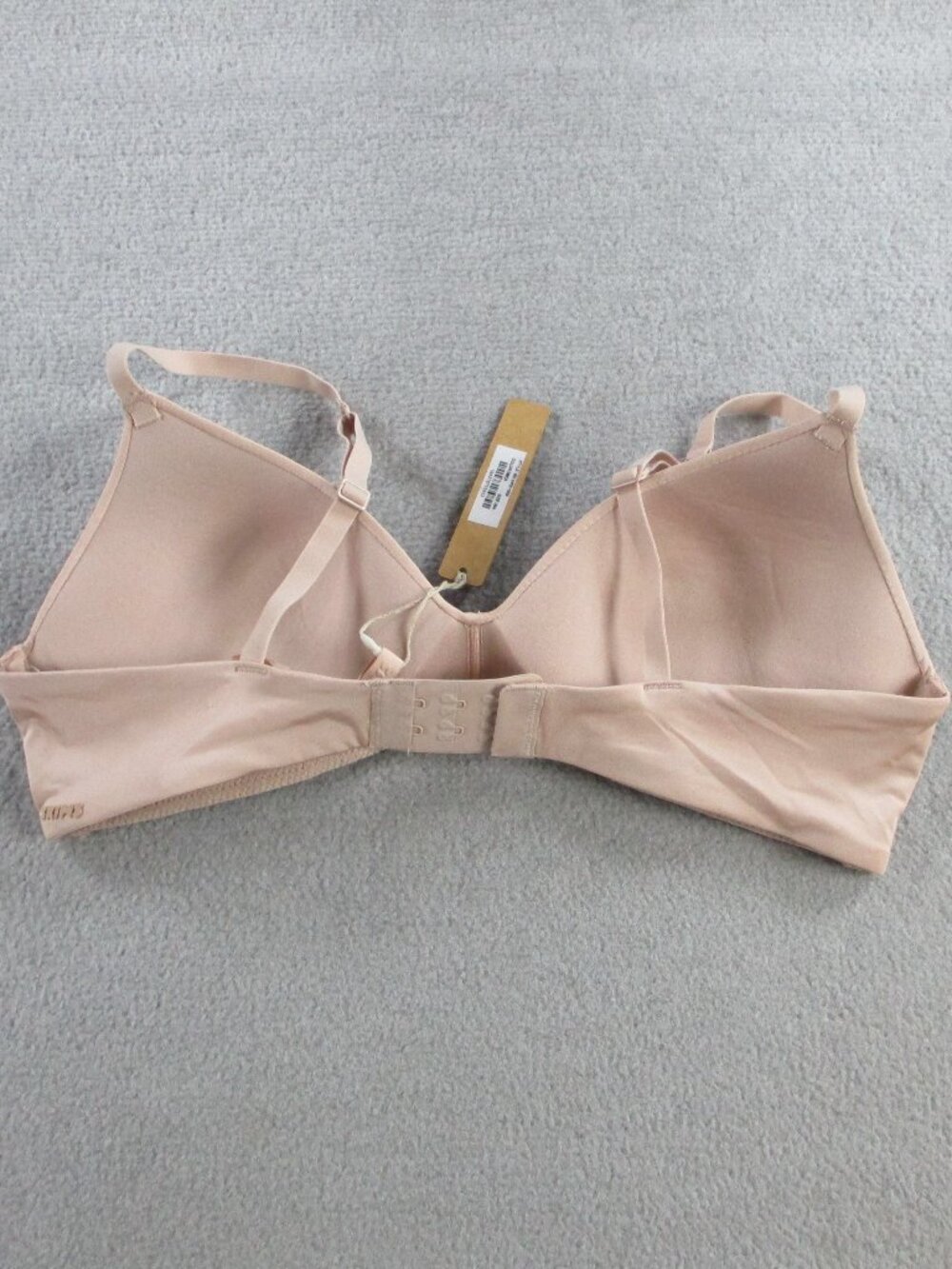 SKIMS T Shirt Demi Bra Womens 36A Mica Wireless Form Plunge Soft Adjustable NEW - Picture 3 of 6
